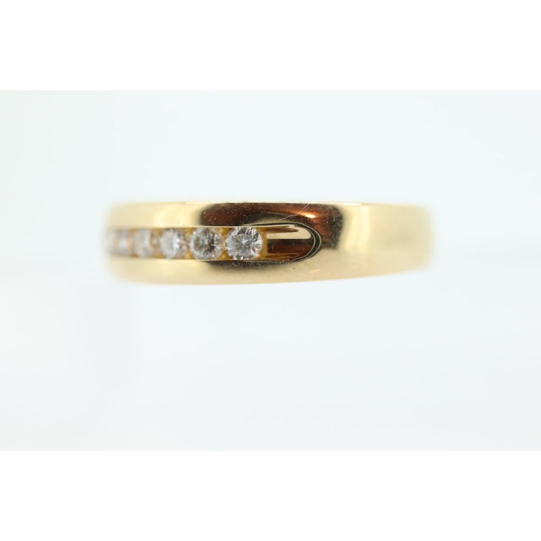 Fascia per l'eternità con diamante a canale da 14k. Anello dell'eternità con canale di diamanti unisex in vendita 2