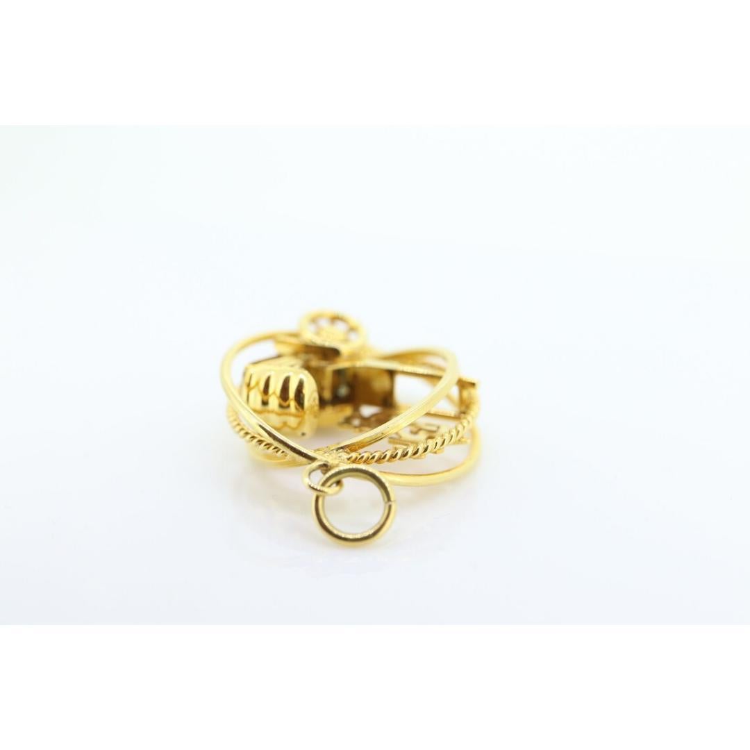 14k Ciondolo a medaglione con carrello cinese RICKSHAW. 14k 3D Carrozza BUGGY risciò in vendita 2