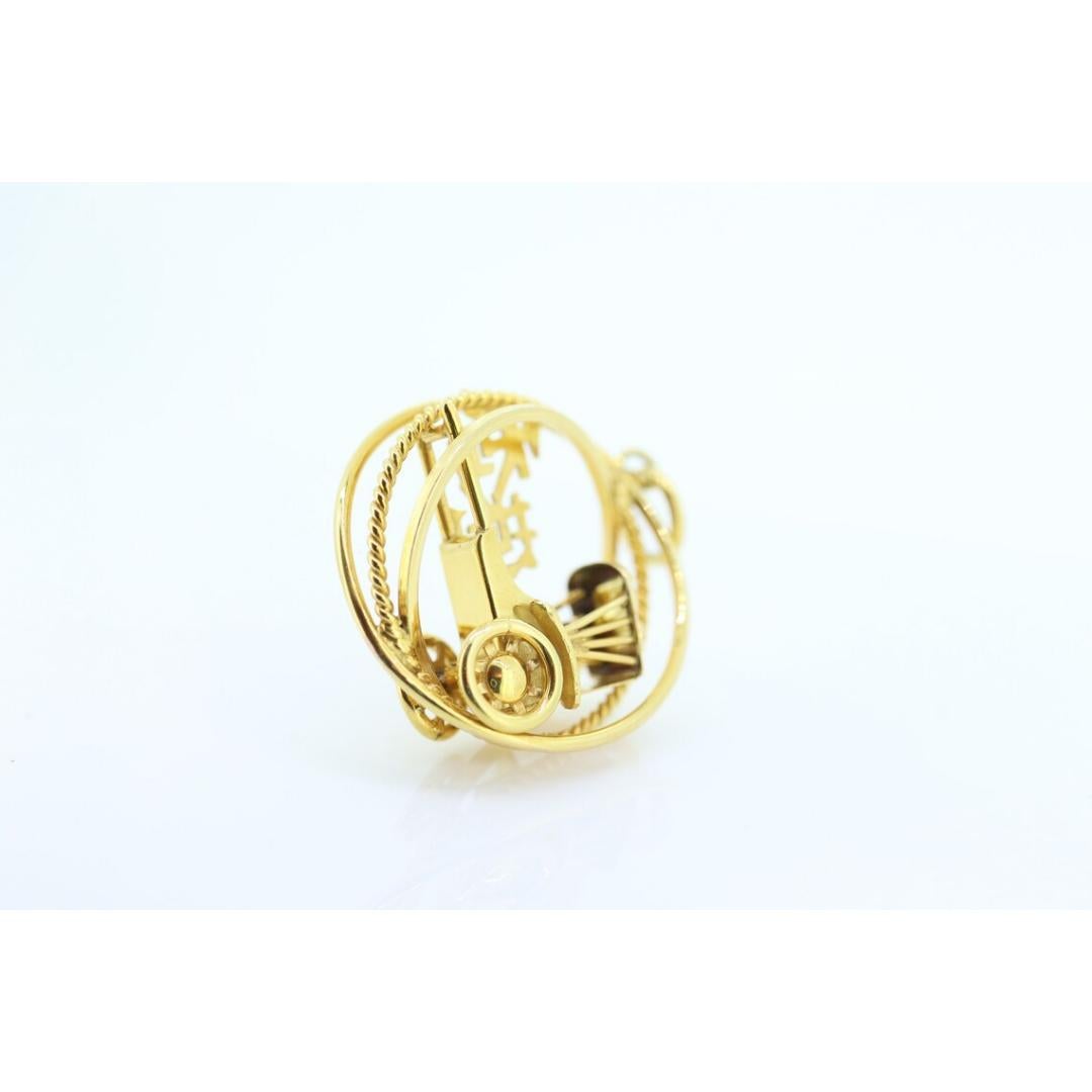 14k Ciondolo a medaglione con carrello cinese RICKSHAW. 14k 3D Carrozza BUGGY risciò in vendita 3