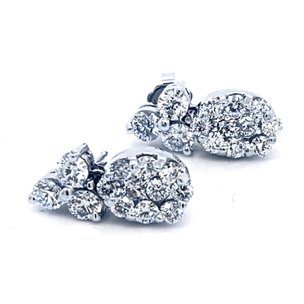 Round Cut 2.16 Ct 14 Karat Cluster Oval Earrings For Sale