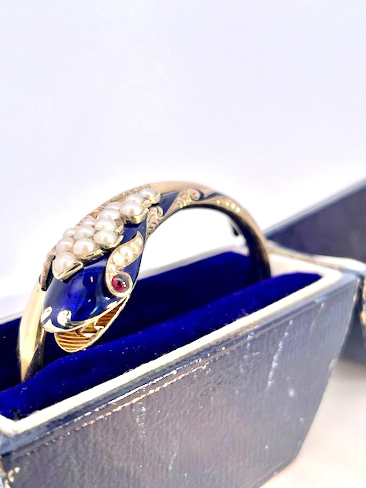Bracelet serpent en émail bleu cobalt 14 carats avec perles en vente 1
