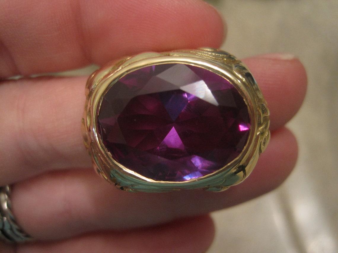 Huge 14K Color Change Sapphire Alexandrite Ring Size 8 One of a Kind For Sale 3