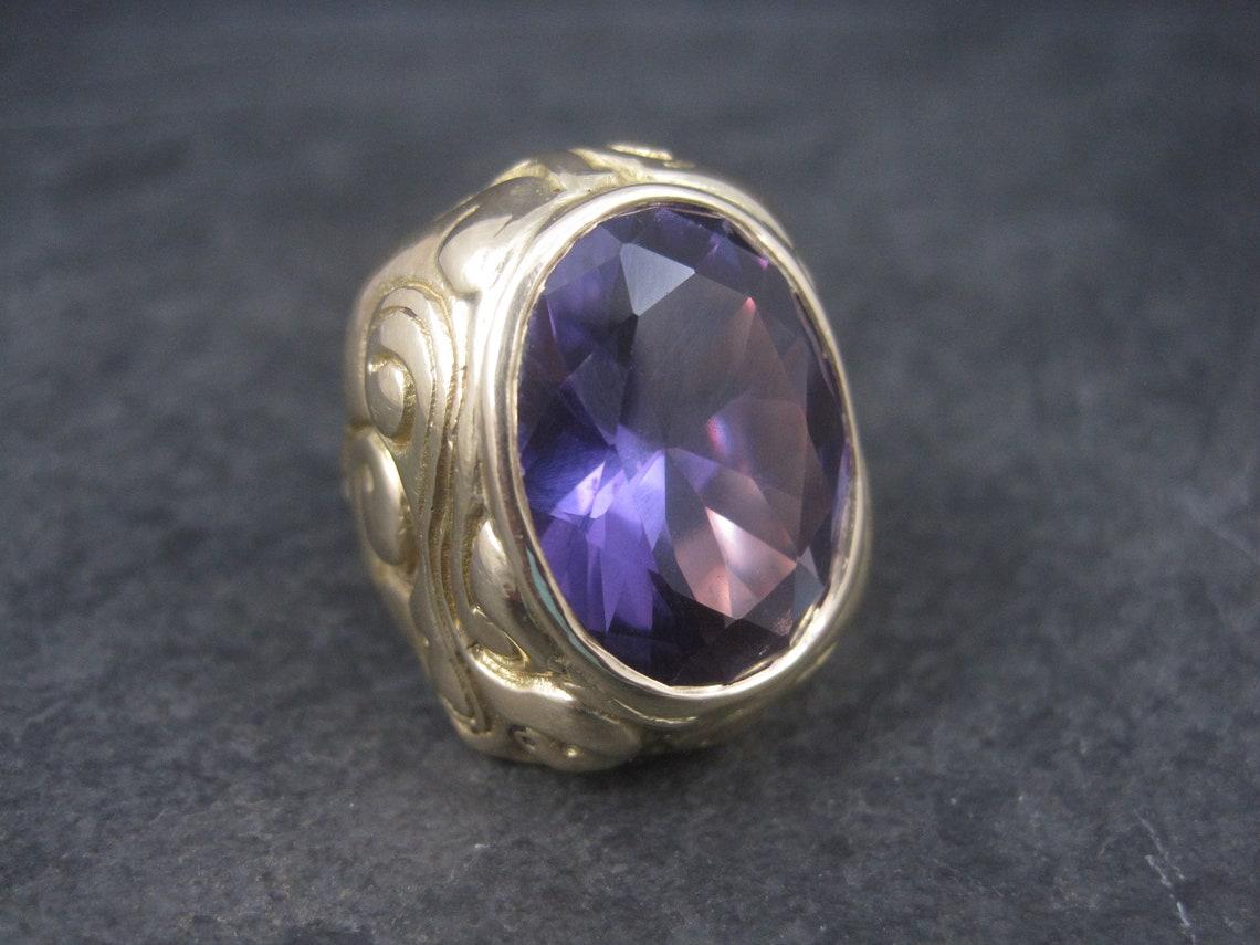 Enorme anello di alessandrite con cambio di colore in 14 carati, misura 8, unico nel suo genere In condizioni buone in vendita a Webster, SD
