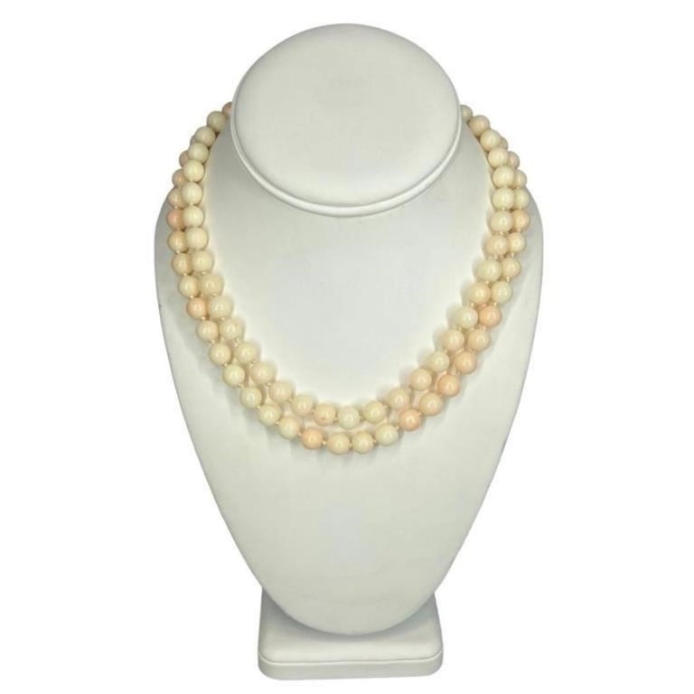 Deux Colliers Anciens En Corail Naturel "peau D'ange" - Bijoux Vintage - Occasion