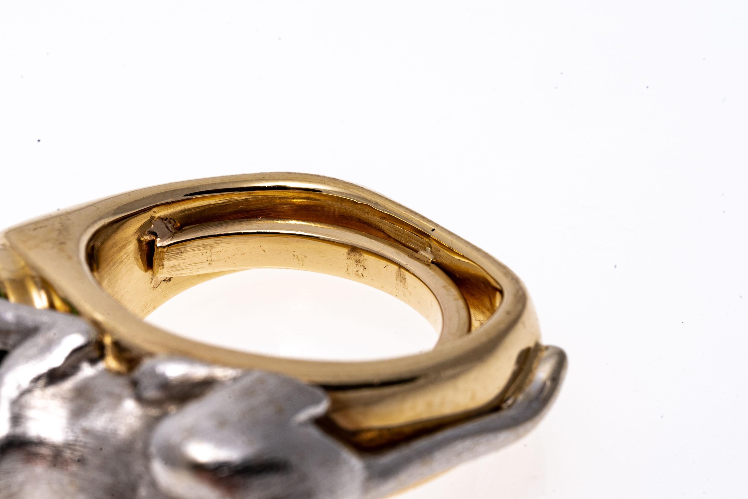 14K, Diamond and Chrome Diopside Crouching Cat Ring In Good Condition In Fairfield, CT