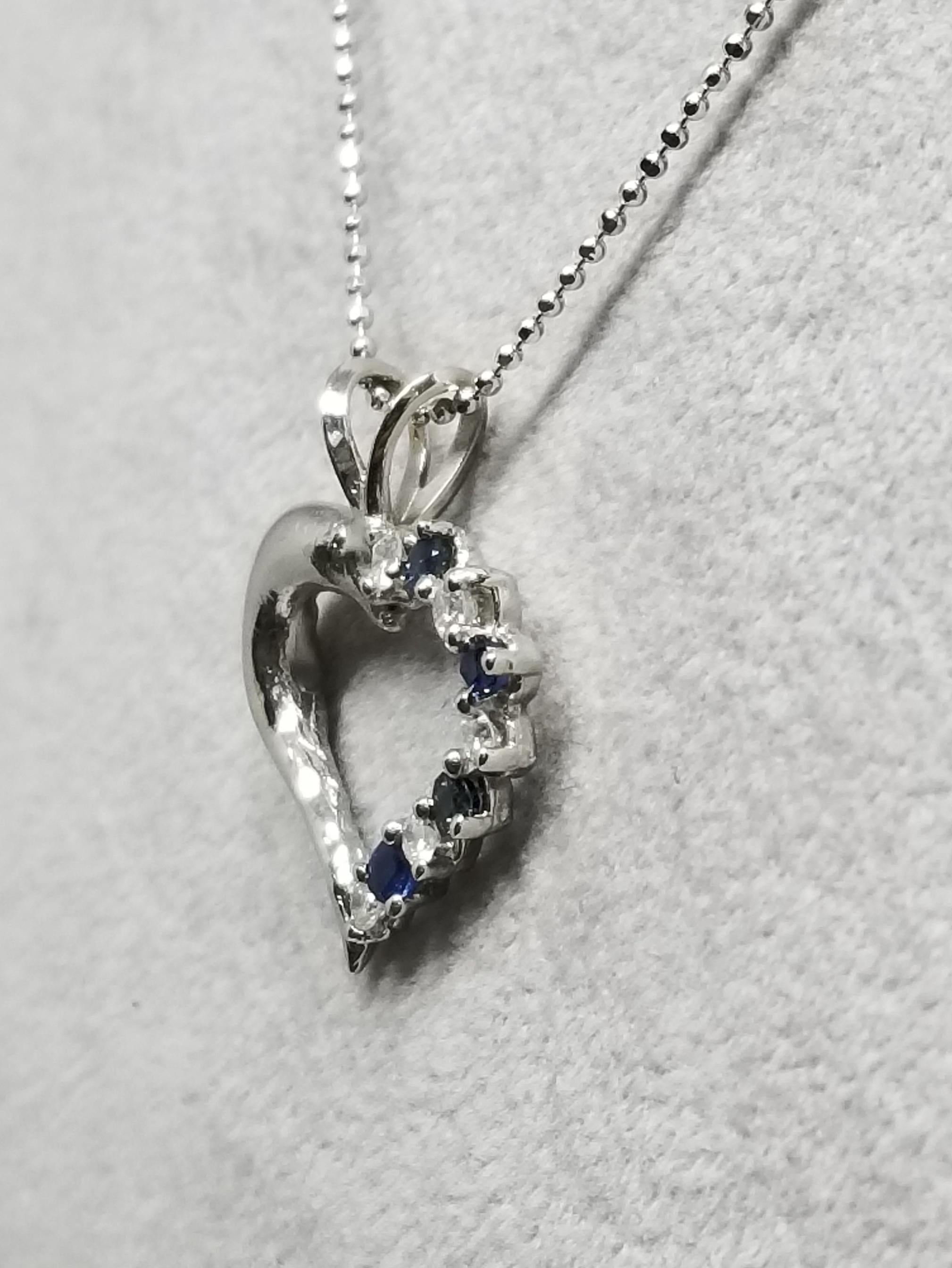 14 Karat Diamond and Sapphire Heart In New Condition For Sale In Los Angeles, CA