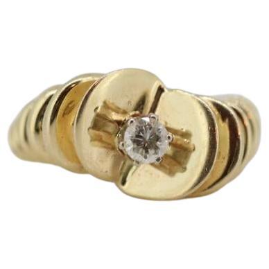 14K Diamond Bypass ring. Lobster Tail Sfogliatella Croissant Pastry Ring. Toi et For Sale