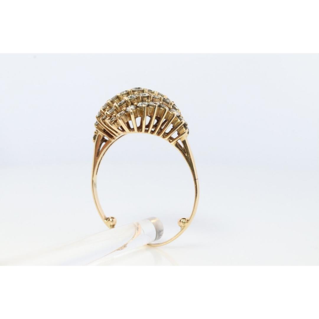 14k Diamant Cluster Bombe Dome Ring. Contemporary Diamond cluster dome cocktail (Rundschliff) im Angebot