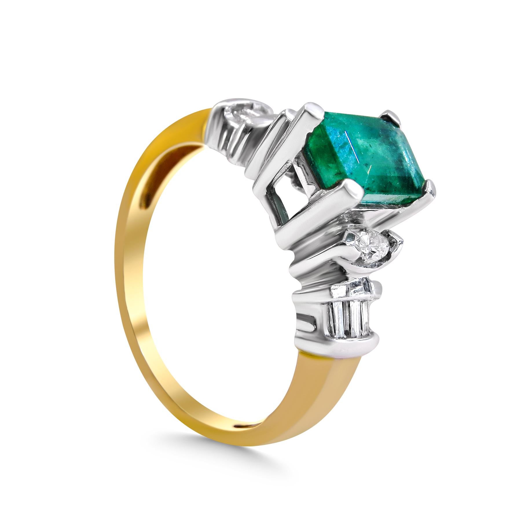 14k Yellow and white gold
Size= 5 
Colombian Emerald= 1.5 ct total=  7mm x 5mm
Diamond 1 = 2 marquise shape 2.20 ct total
Diamond 2= 8 bugget shape 0.20 ct total 
Weight= 3.3gr 