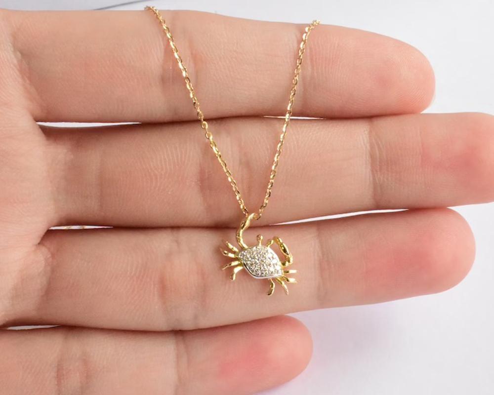 Round Cut 14k Solid Gold Diamond Crab Pendant Necklace Cancer Zodiac Pendant Necklace For Sale