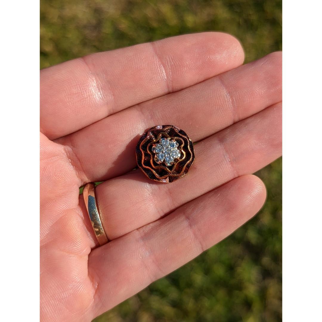 14k Diamond Daisy Flower Petal Ring. Heat bluing 14k Gold Rose Petal diamonds For Sale 2