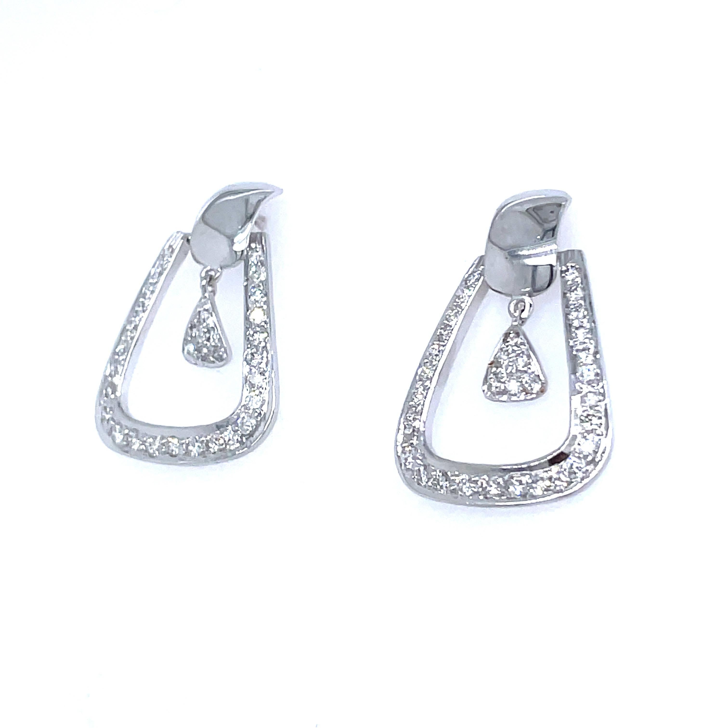 14K Diamond Drop Earrings  In New Condition For Sale In Hong Kong, HK