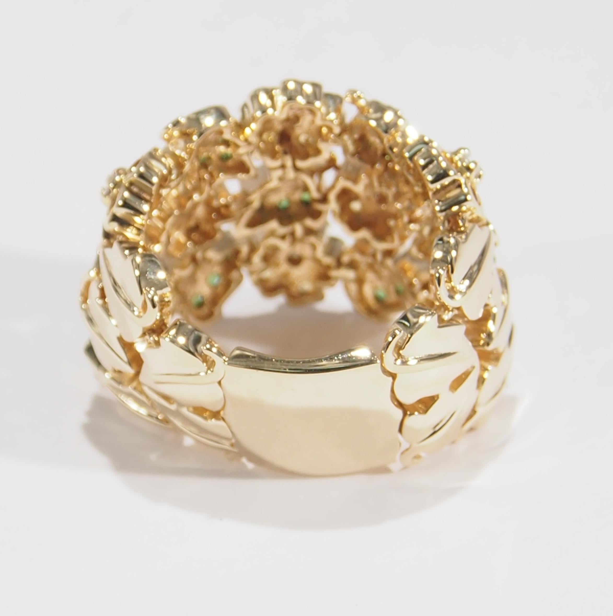Women's or Men's 14 Karat Diamond Emerald Ring Motif Flexible Yellow Gold For Sale