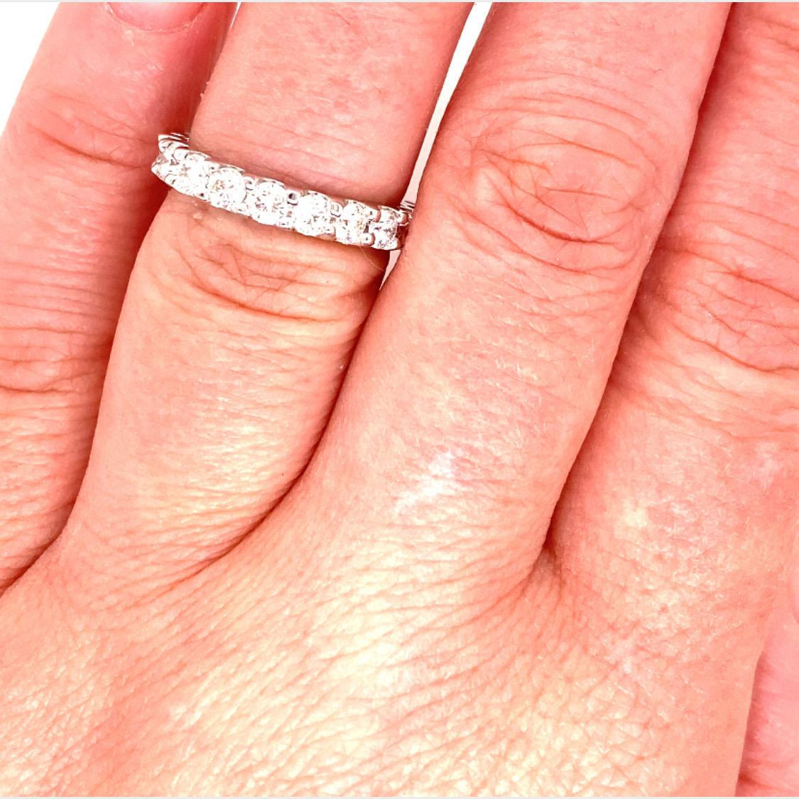 Bracelet d'éternité en diamant 14K or blanc en vente 1
