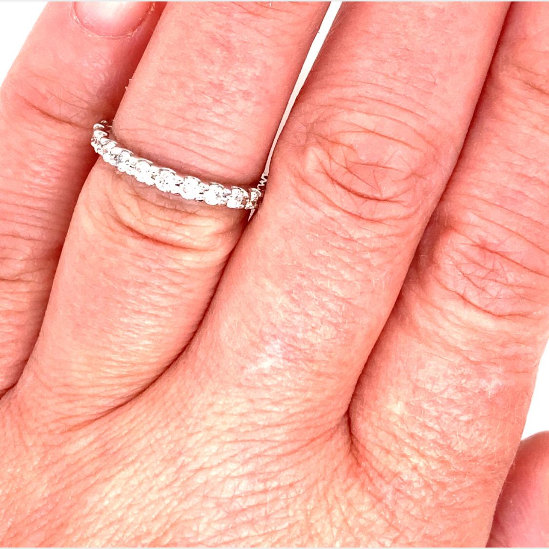 Bracelet d'éternité en diamant 14K or blanc en vente 1