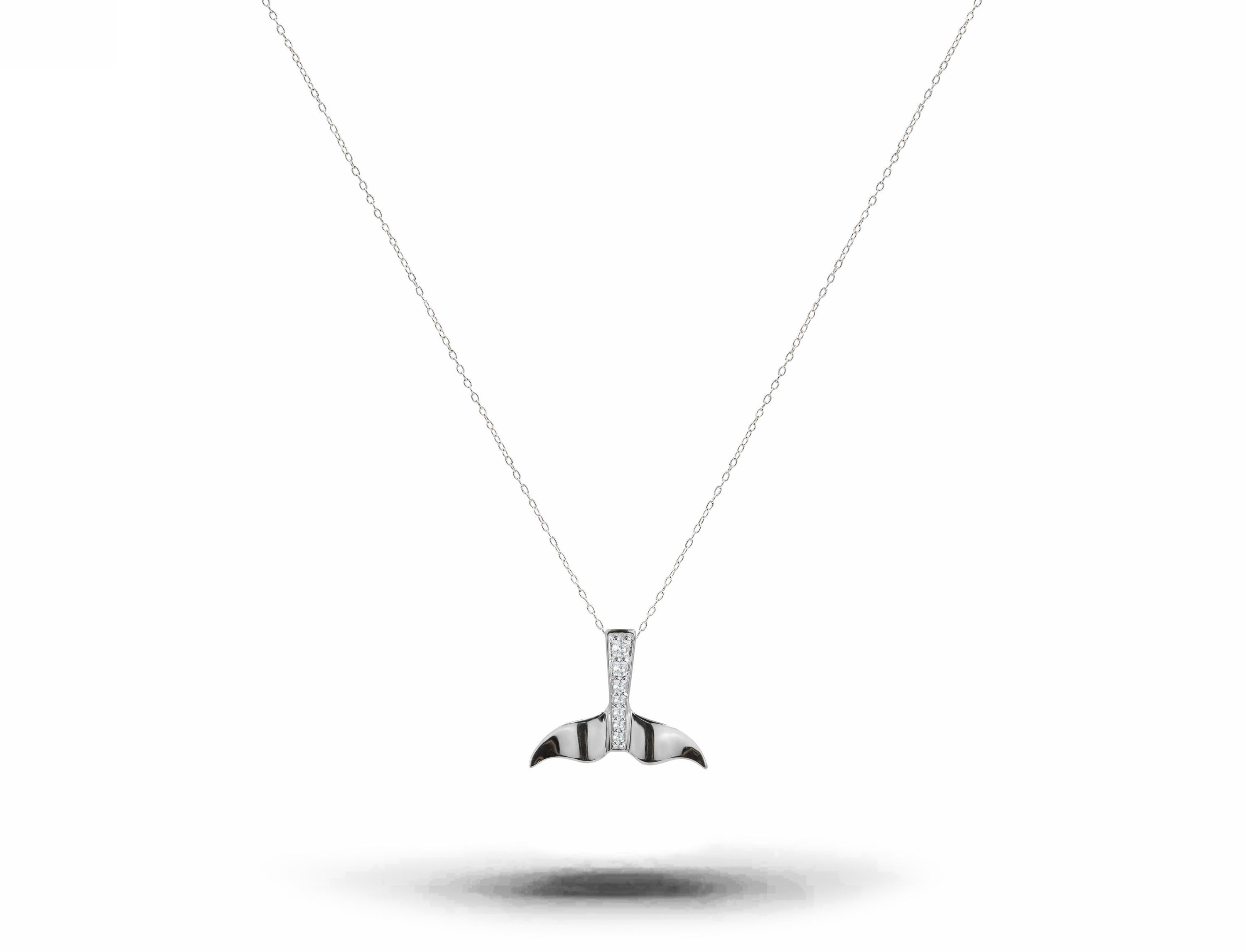Taille ronde 14k Diamond Fish Tail Necklace Mermaid Tail Charm Pendant en vente