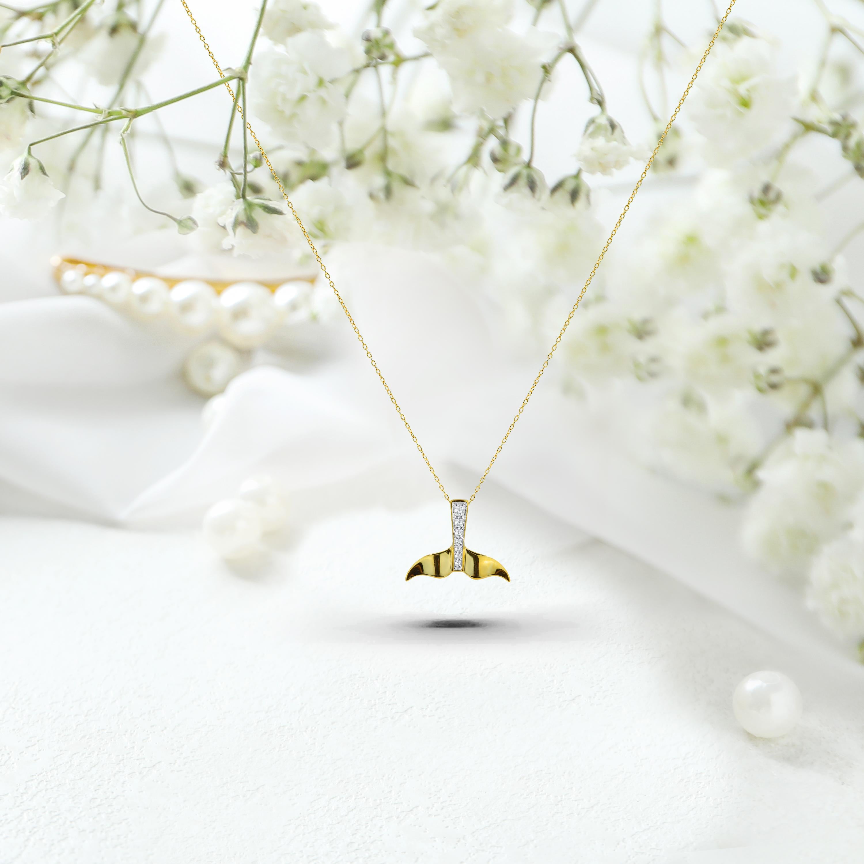 14k Diamond Fish Tail Necklace Mermaid Tail Charm Pendant en vente 2