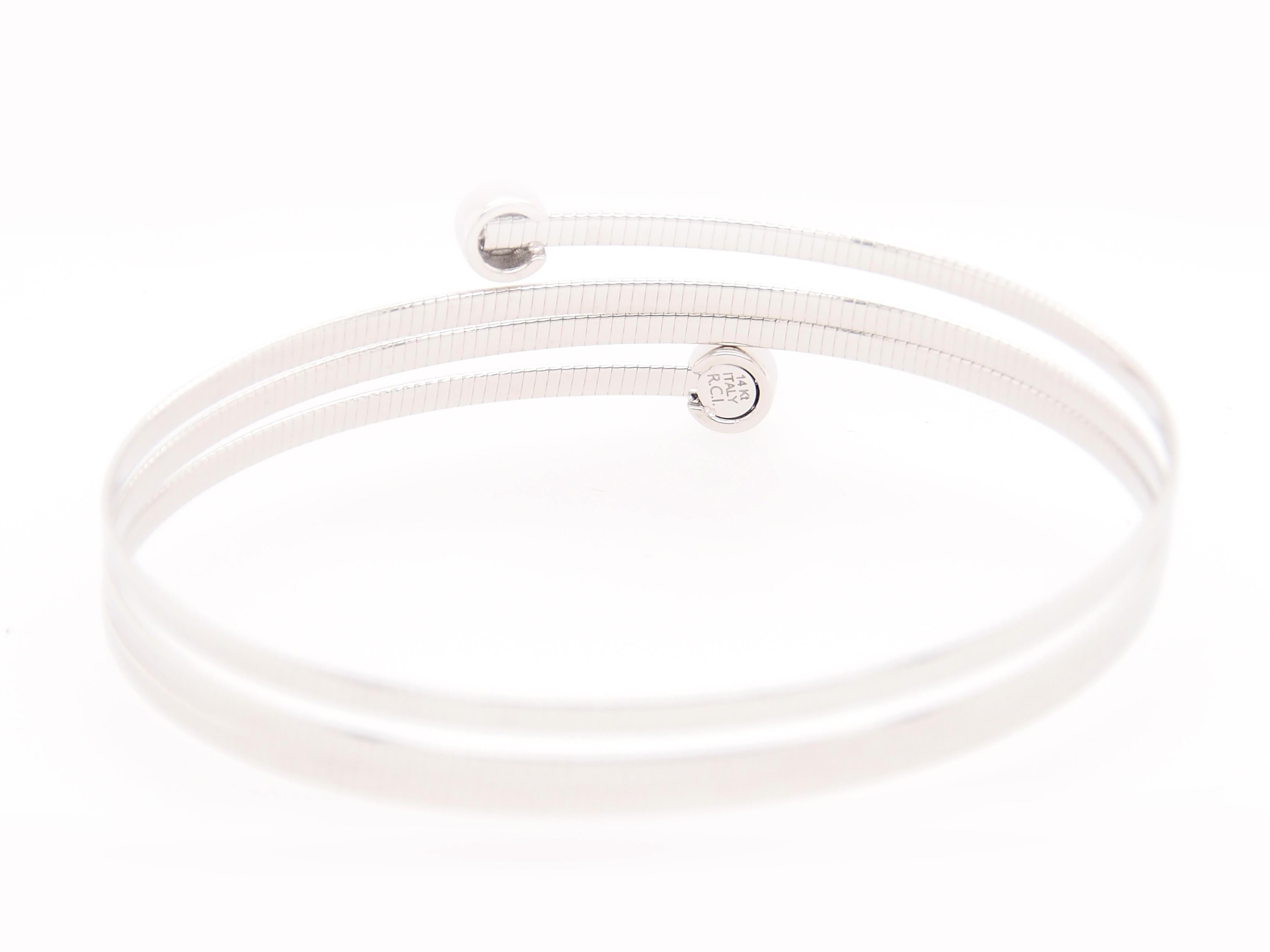 14 Karat Diamond Flexible Bracelet Bangle Coil Flexible White Gold 0.14 Carat In Good Condition In Boca Raton, FL