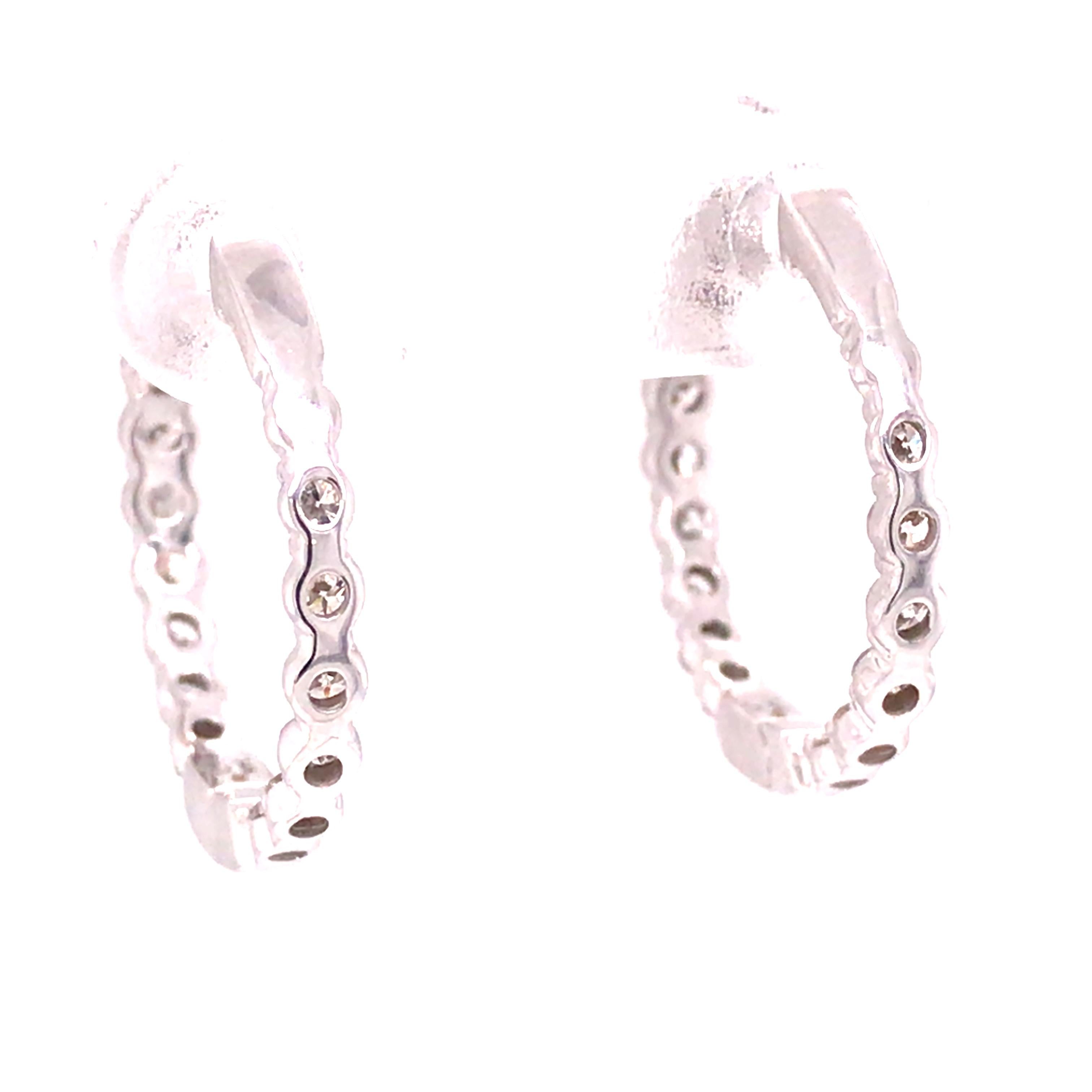 14K Diamond in / Out Hoop Earrings White Gold In New Condition For Sale In Boca Raton, FL