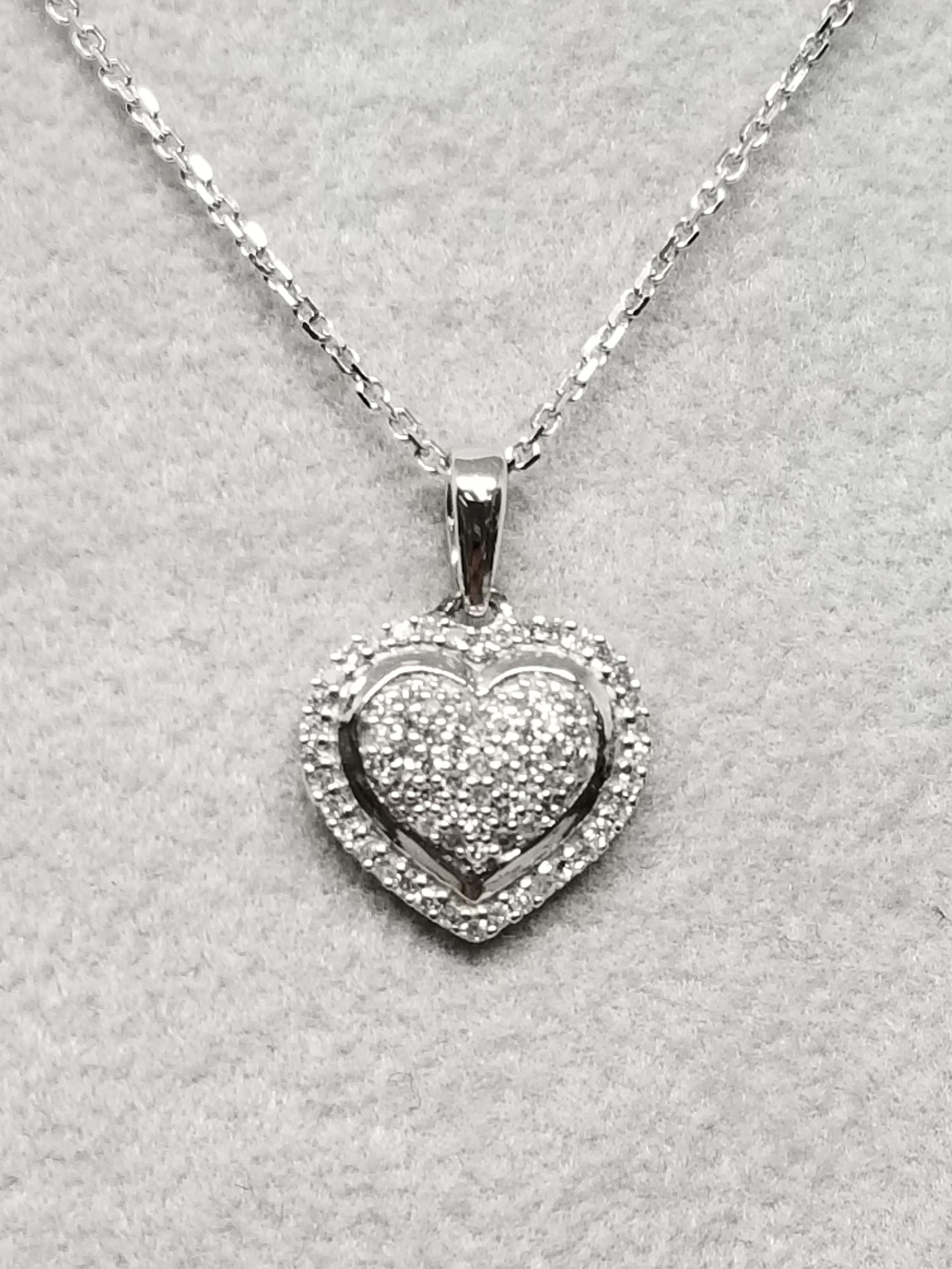 14 Karat Diamond Pave Heart In New Condition In Los Angeles, CA