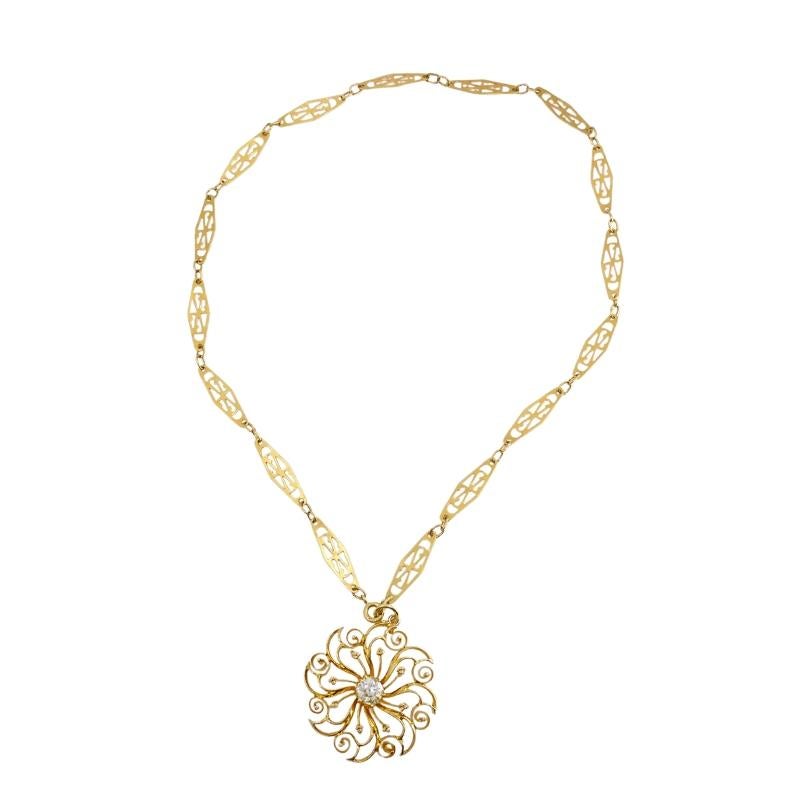 Taglio rotondo Ciondolo con diamante 14k Collana a catena in filigrana traforata 18k in vendita