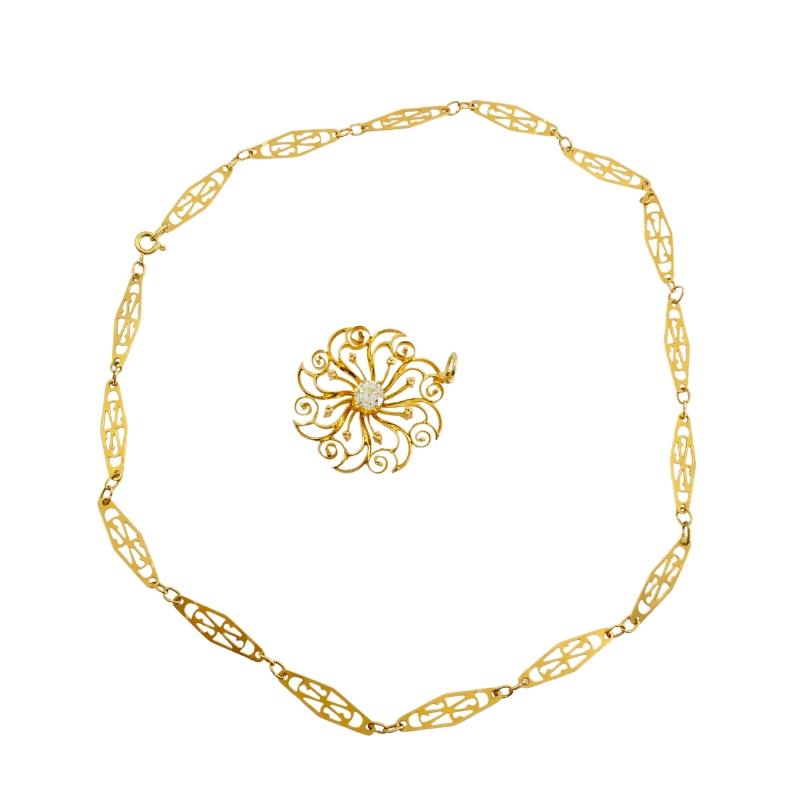 Ciondolo con diamante 14k Collana a catena in filigrana traforata 18k in vendita 1