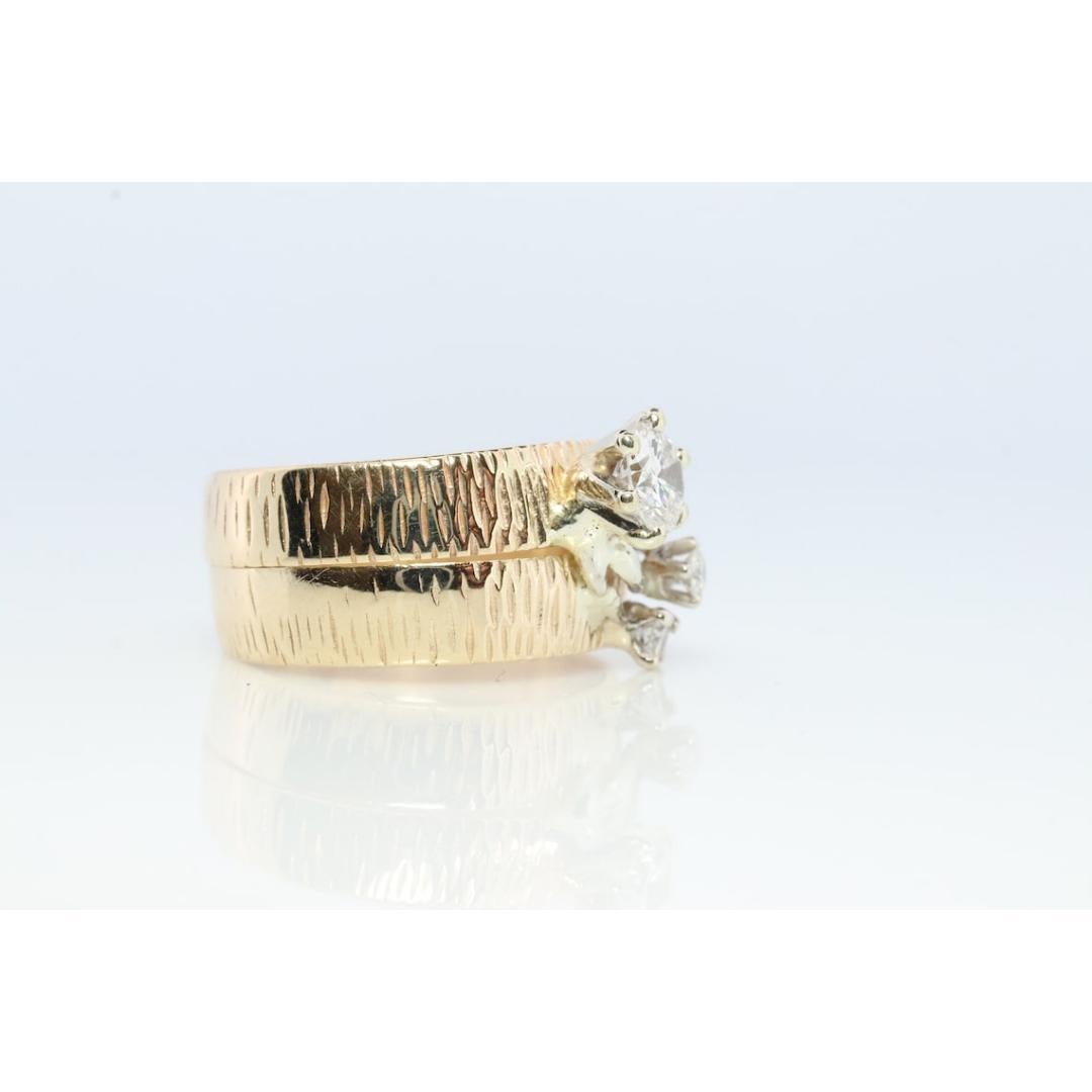 Bague à diamant 14k. Ensemble de mariage. Ensemble de fiançailles texturé. Ensemble de bagues de mariage. Bon état - En vente à Port Charlotte, FL