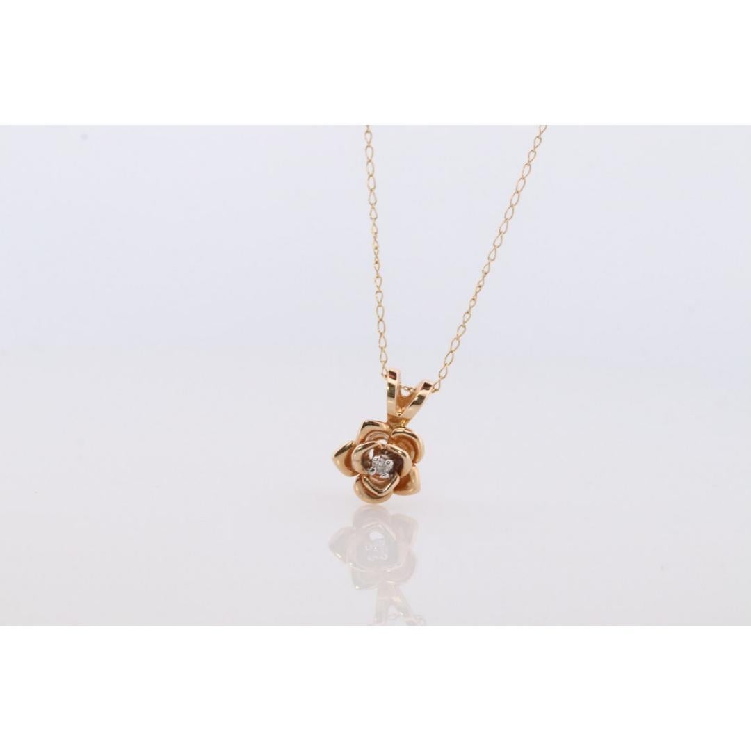 Women's 14k Diamond Rose Flower Pendant. 14k Diamond Daisy Rose flower pendant necklace For Sale