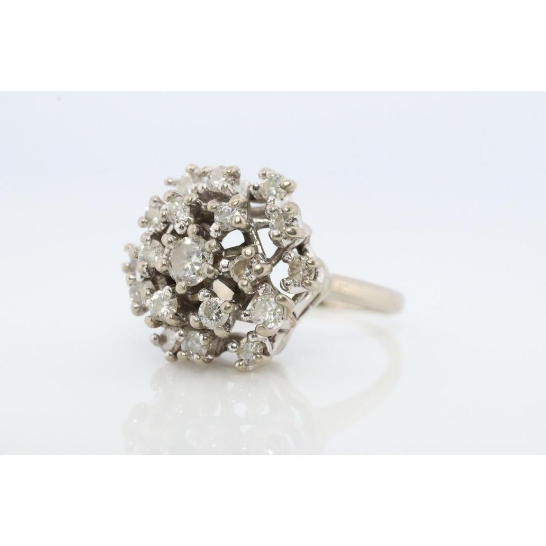 Anello a fiore rotondo SunBurst STARBURST con diamante 14k. Diamante rotondo a grappolo waterfal in vendita 7