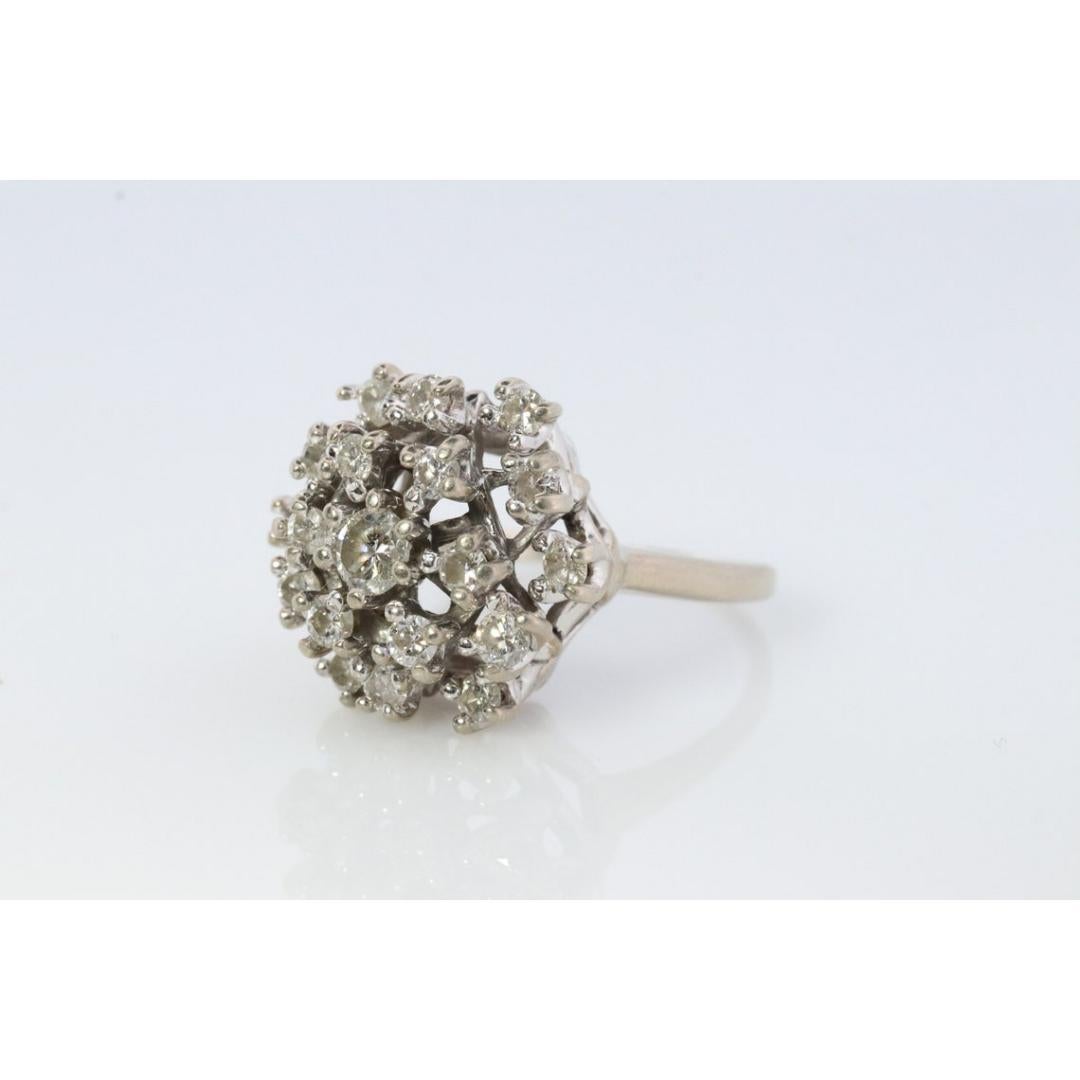 Anello a fiore rotondo SunBurst STARBURST con diamante 14k. Diamante rotondo a grappolo waterfal in vendita 2