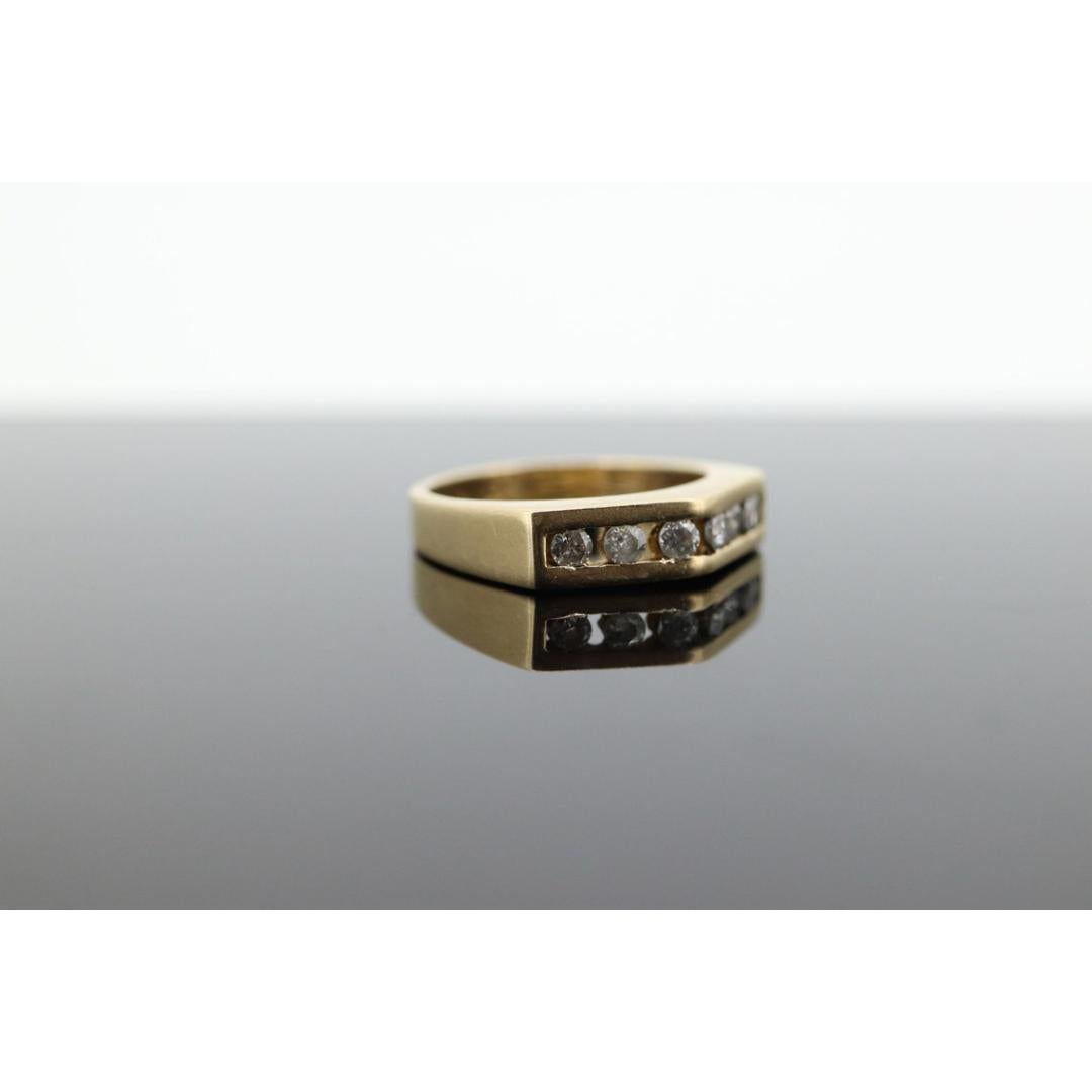 Vintage from the 1980s
Size: 6 3/4 US
Materials: Stone
Gemstone: Diamond
Gem color: Colorless
Band color: Gold

Style: Minimalist

About this item

Unique diamond band. Half Eternity/infinity ring channel set. Chevron mirror