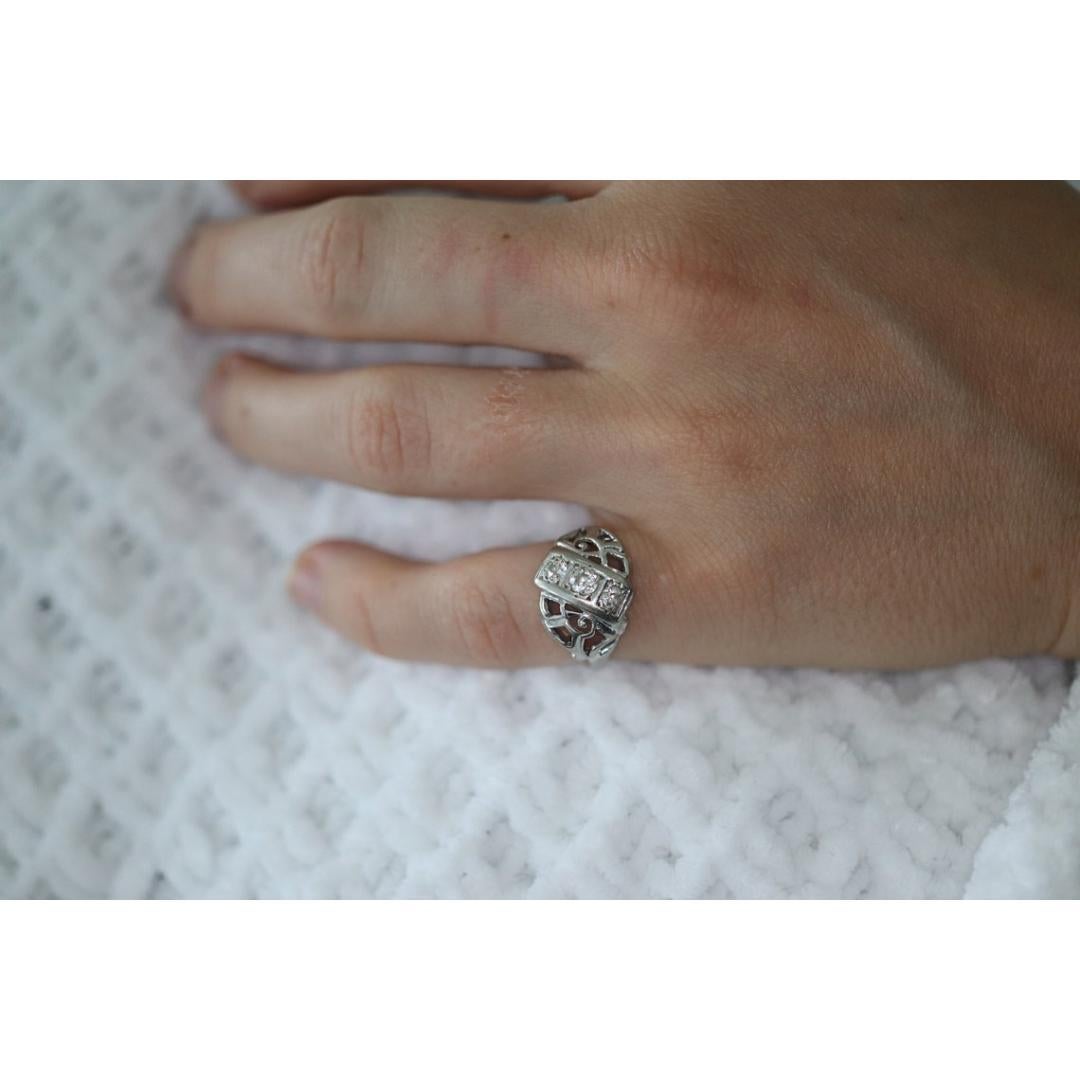 14k Diamant-Bomber-Ring mit drei Steinen. GOTHIC Edwardianische Diamant-Cluster-Trilogie im Angebot 6