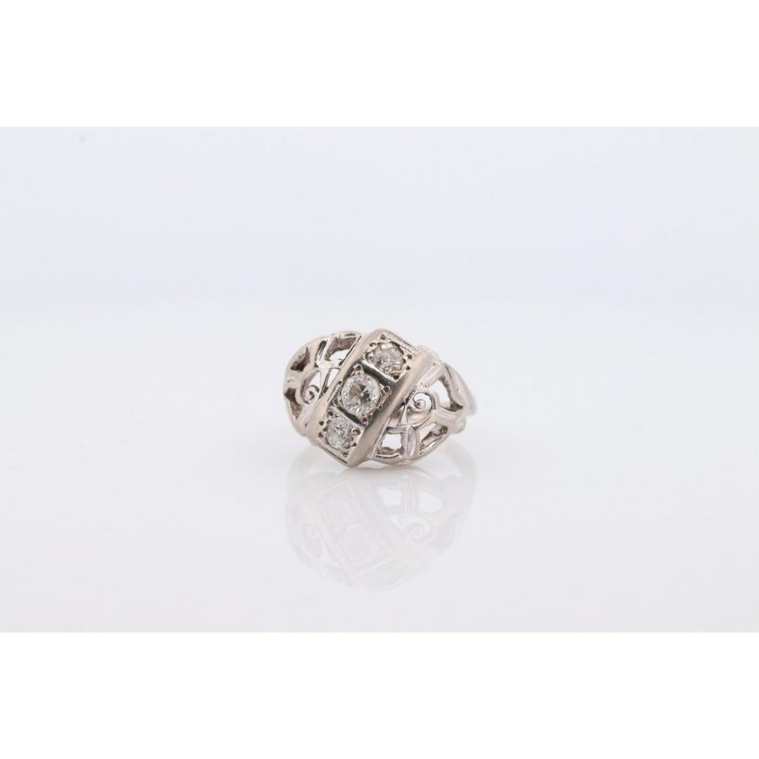 14k Diamant-Bomber-Ring mit drei Steinen. GOTHIC Edwardianische Diamant-Cluster-Trilogie im Zustand „Gut“ im Angebot in Port Charlotte, FL