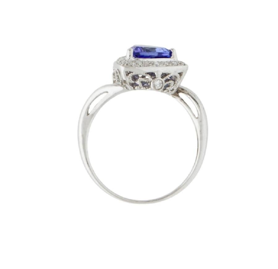 14k Elegant Diamond and Tanzanite Cocktail Ring In New Condition For Sale In New York, NY