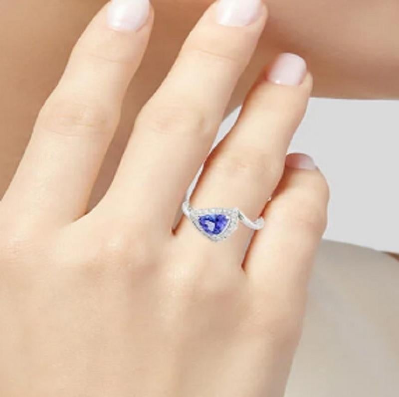  14K Eleganter Cocktail-Ring mit Diamant und Tansanit für Damen oder Herren im Angebot