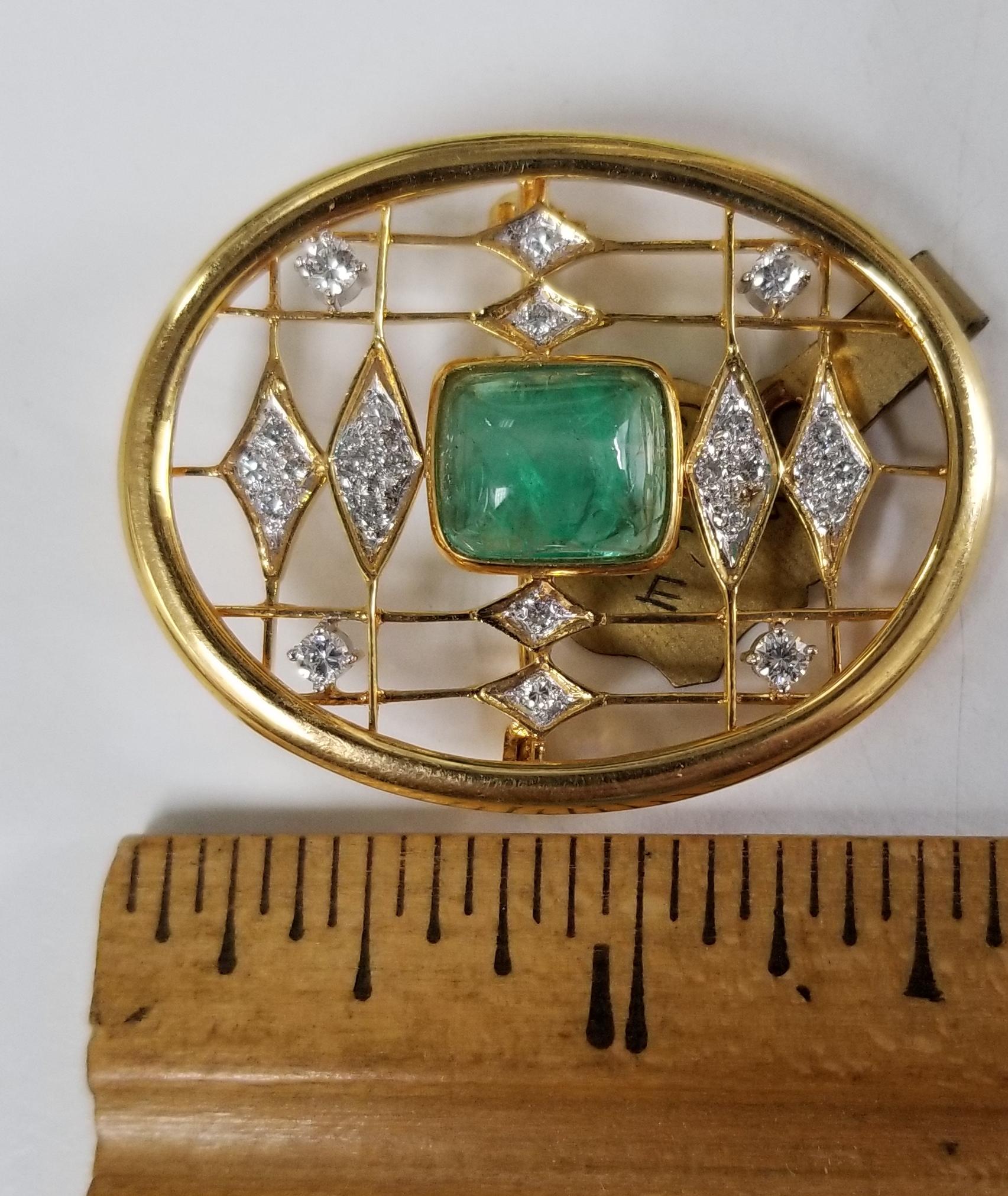 14 Karat Smaragd und Diamant Anstecknadel mit 1 Smaragd im Kissenschliff im Cabochon-Schliff für Damen oder Herren im Angebot