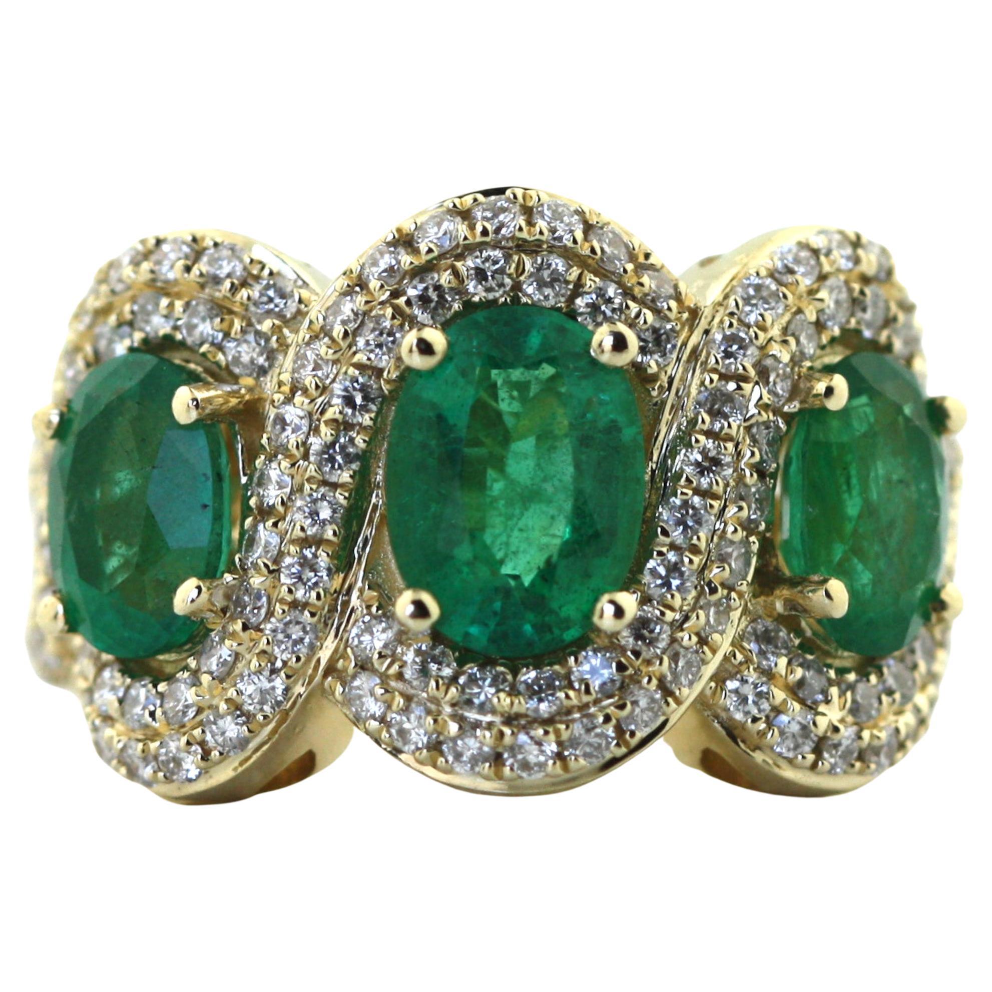 Antique Emerald and Diamond Ring For Sale at 1stDibs