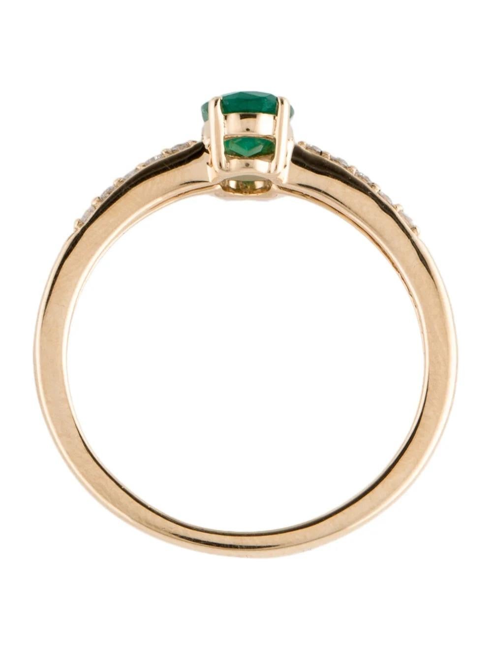 Women's 14K Emerald Diamond Cocktail Ring 8.75 Size - Elegant Fine Jewelry, Luxury For Sale