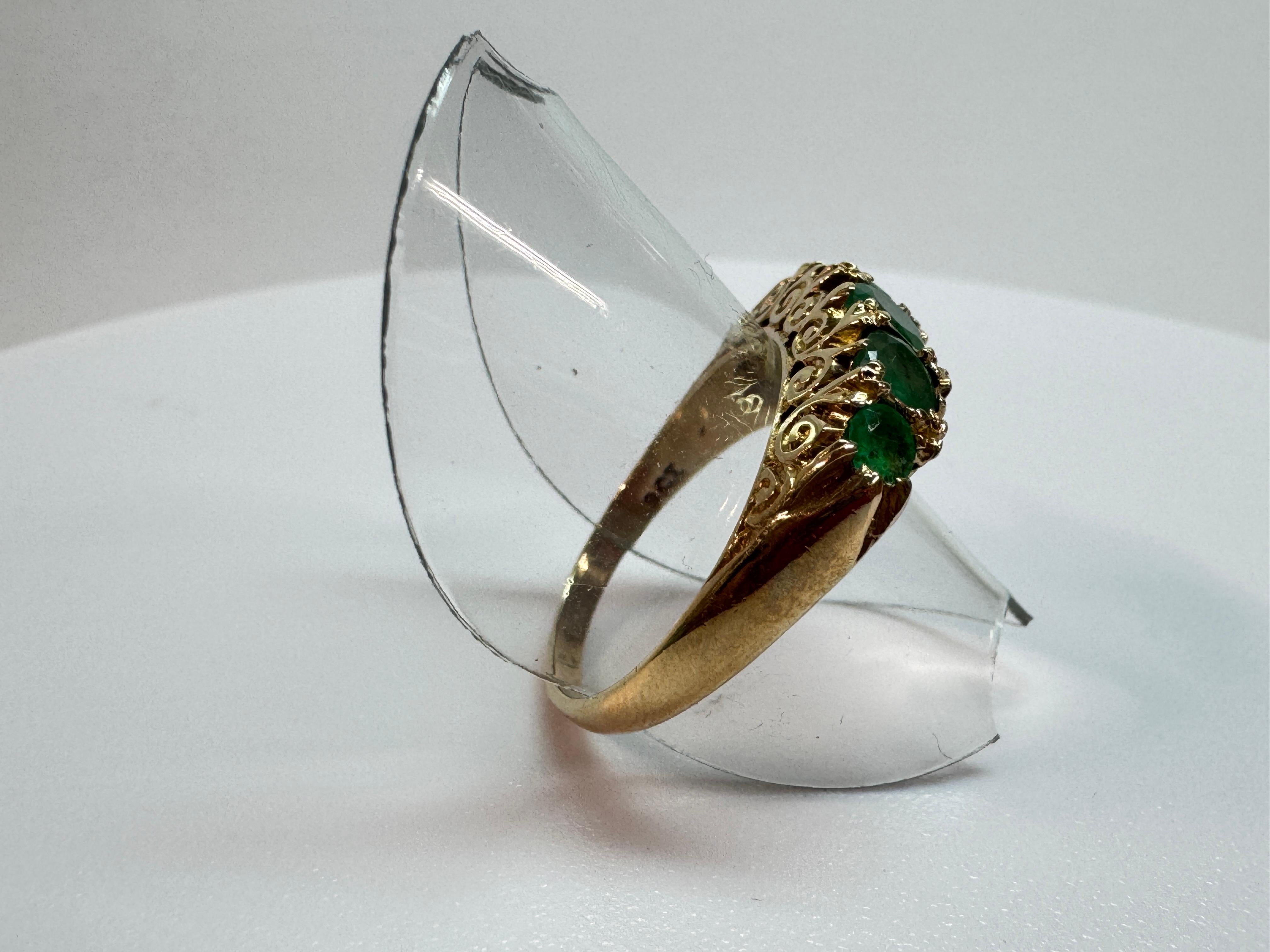 14K Emerald Ring in Art Deco Style For Sale 5