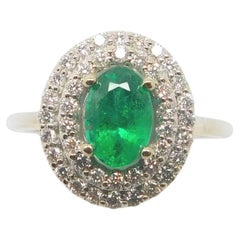 Anillo de Esmeralda de 14K con Doble Aureola de Diamantes