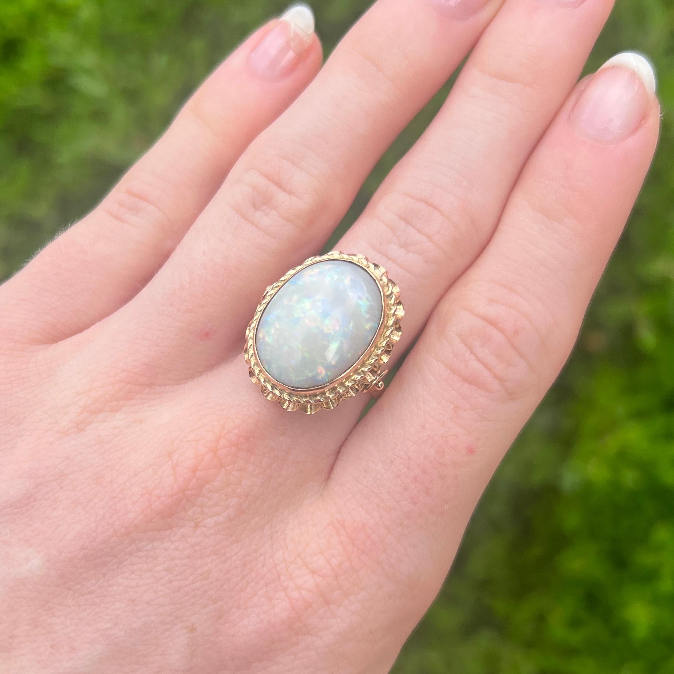 14k Ethiopian Opal Ring In Excellent Condition For Sale In Austin, TX