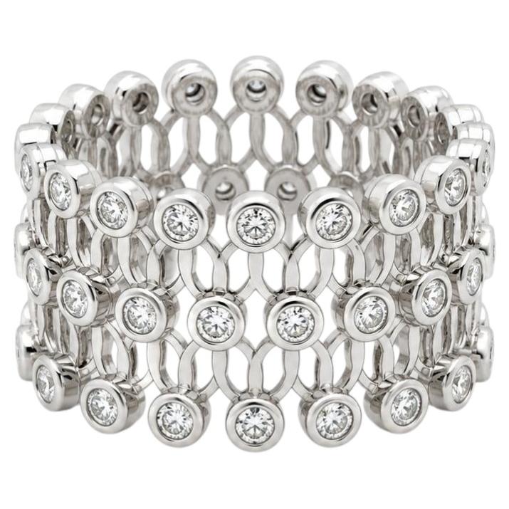 Bague extensible en or 14 carats sertie de diamants en vente
