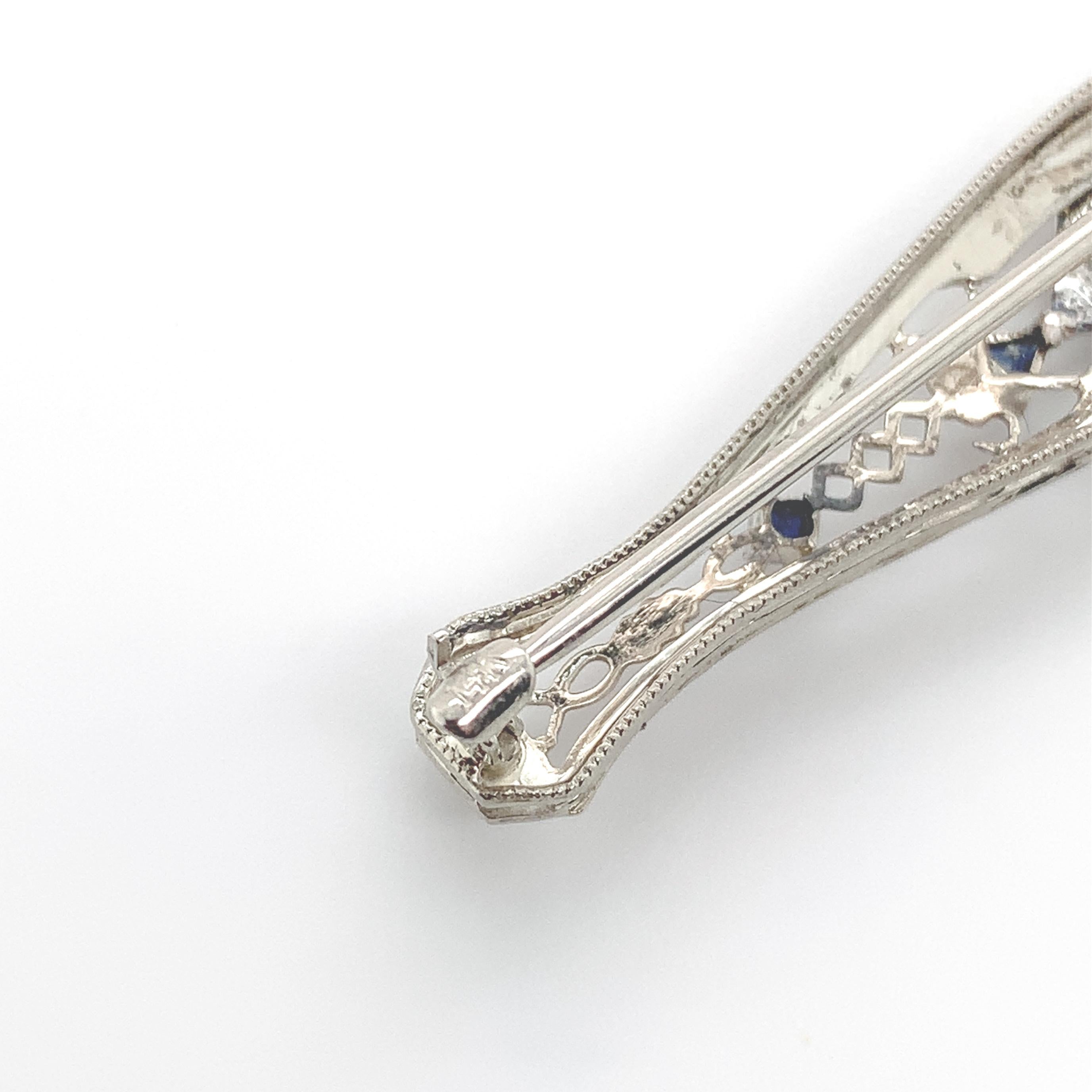 14K Filigrane Diamant-Bar-Anstecknadel mit Platinplatte und synthetischen Saphir-Akzenten Damen im Angebot