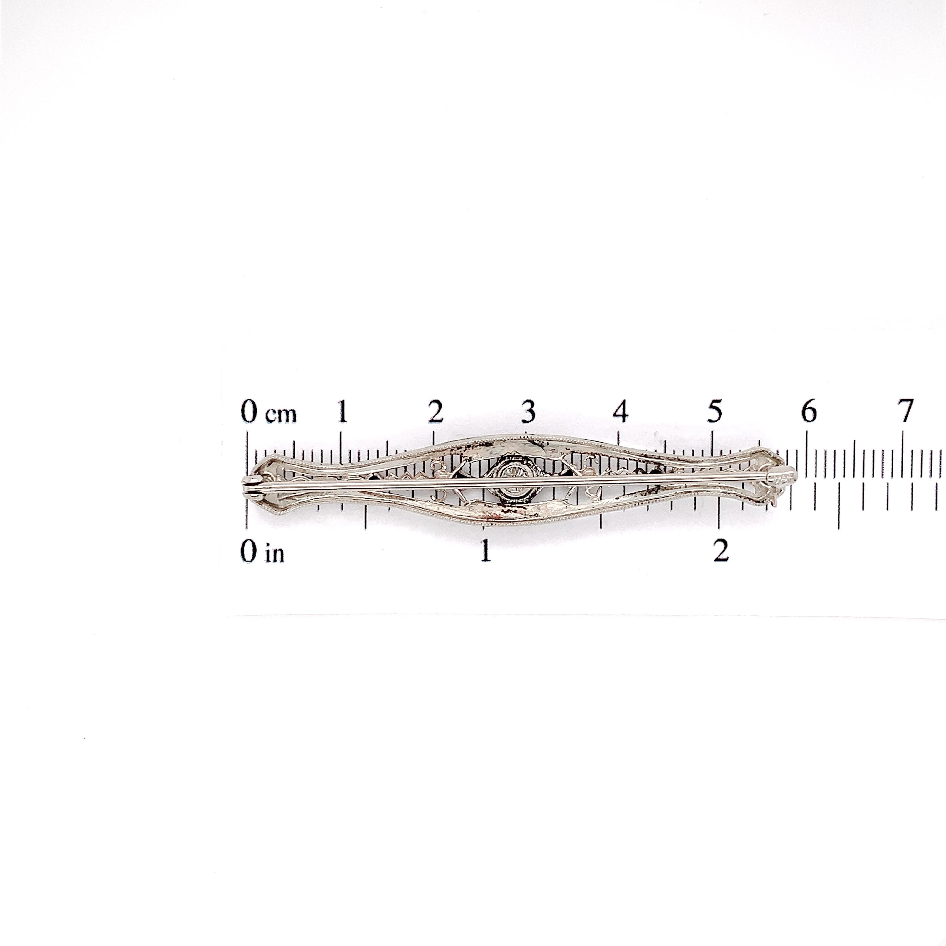 14K Filigrane Diamant-Bar-Anstecknadel mit Platinplatte und synthetischen Saphir-Akzenten im Angebot 1