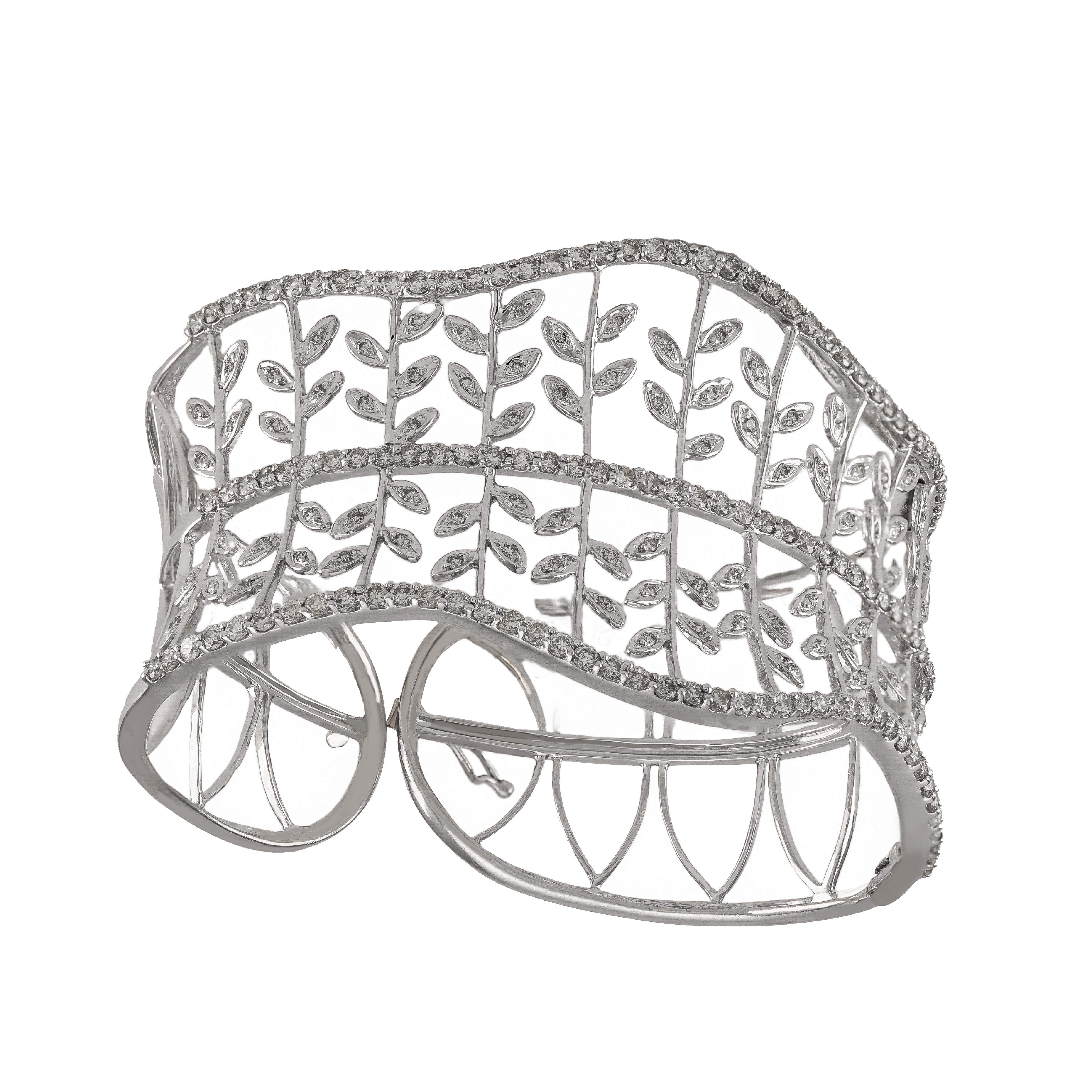 Moderno Bracciale largo con fiori e foglie in 14 carati in vendita
