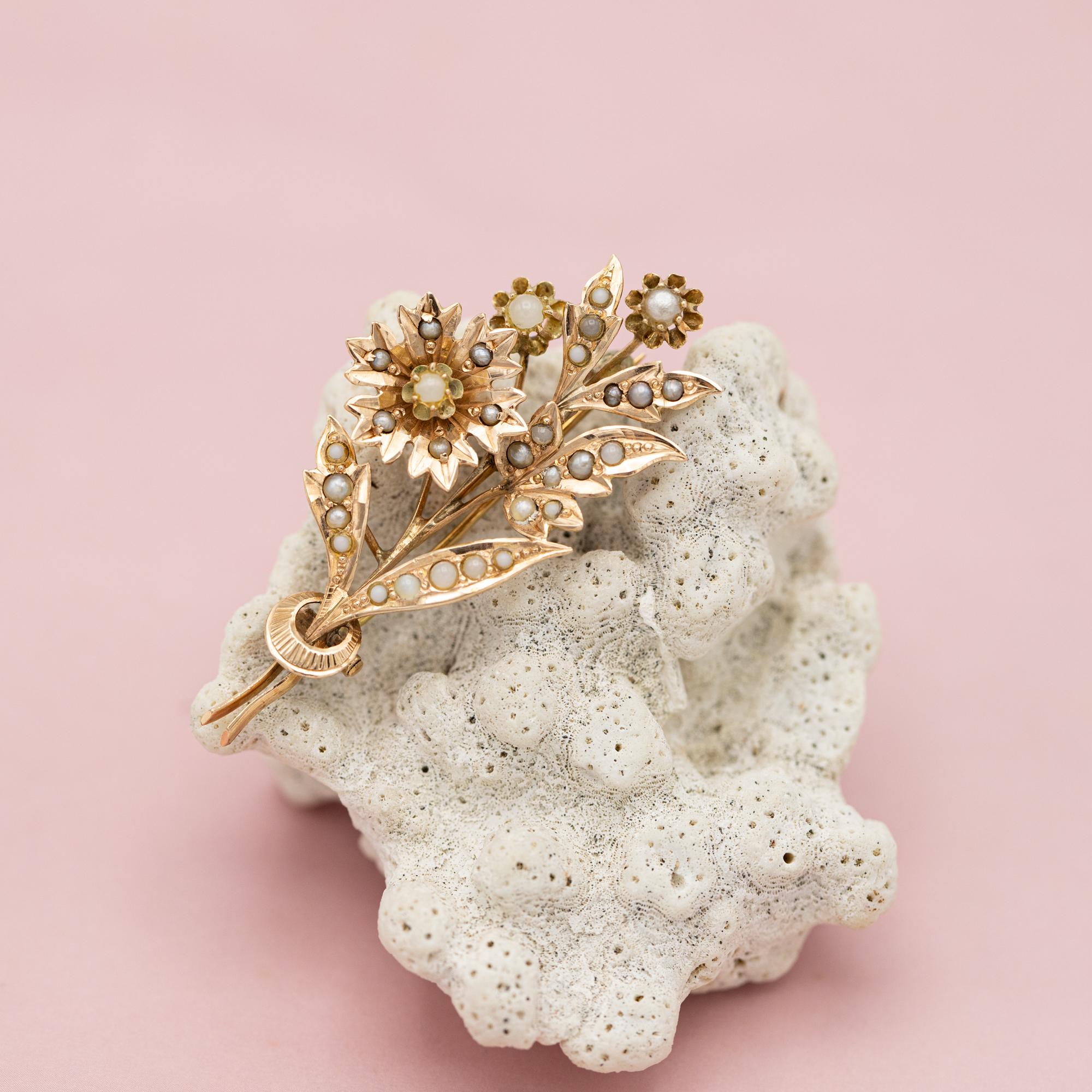 Broche Victoriano Floral 14k - Art Nouveau Europeo Joya temática floral en Bueno estado para la venta en Antwerp, BE