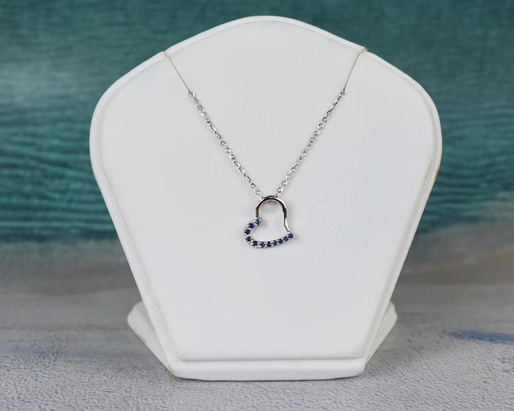 Modern 14k Gold Genuine Blue Sapphire Heart Charm Necklace For Sale