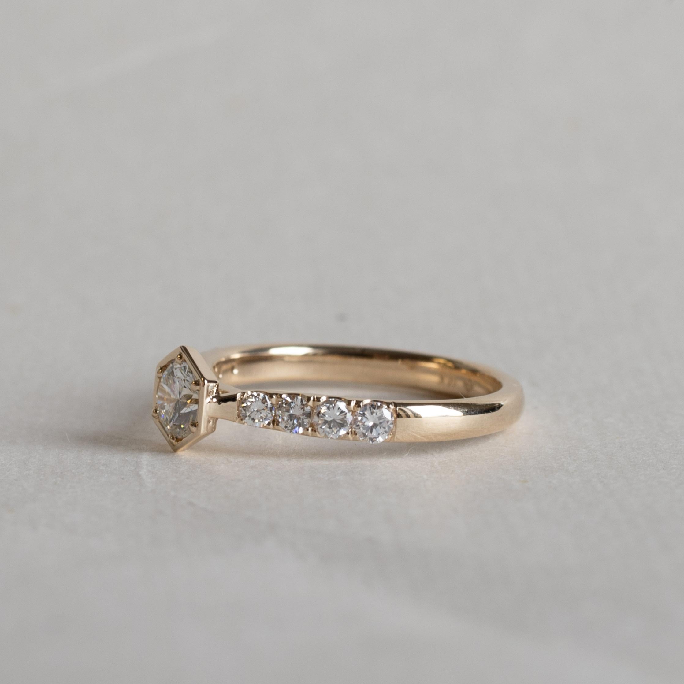 Anillo de compromiso de diamantes 14K GIA 0,5 quilates Contemporáneo en venta