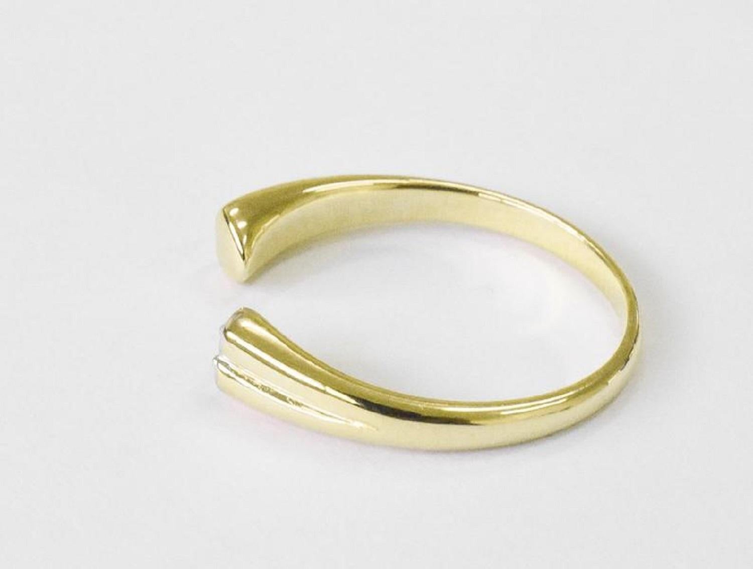 For Sale:  14k Gold 0.02 Carat Diamond Open heart ring  5