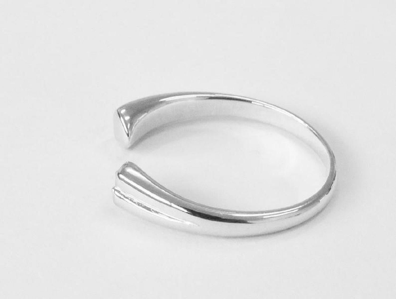For Sale:  14k Gold 0.02 Carat Diamond Open heart ring  6